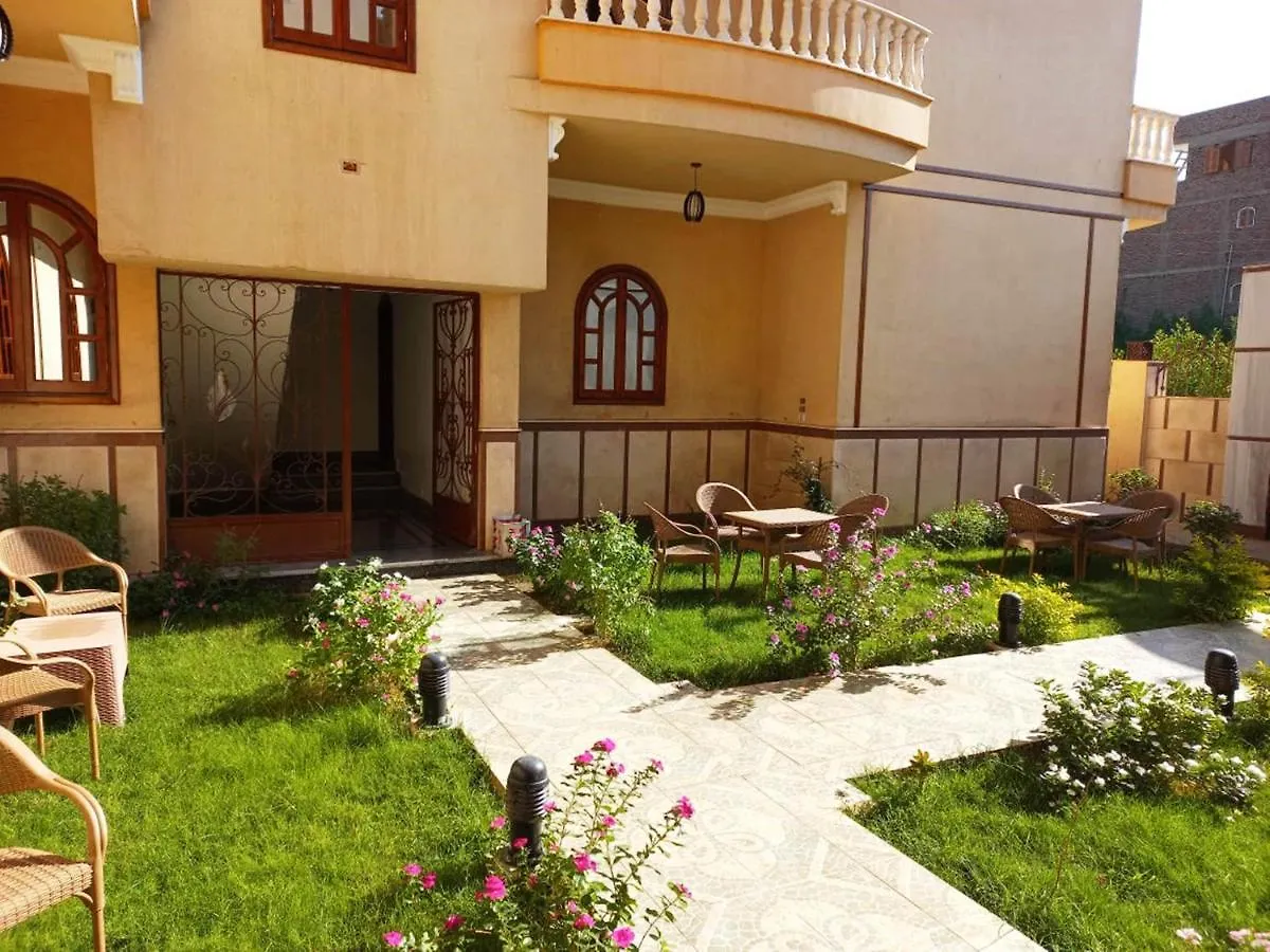 Mikhaila Guest House Luxor Hotel